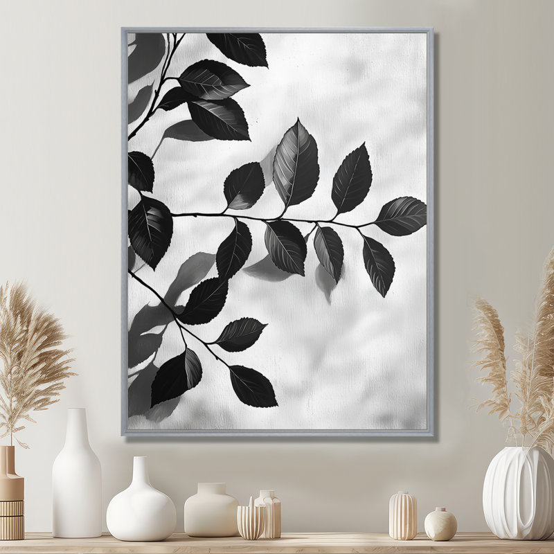 «Black Leaves Shadow Silhouette I», art mural feuilles, H 44 po x l 34 po, Reproduction avec cadre flottant, Argent argent