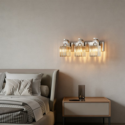 Luminaire de salle de bain moderne à 3 lumières avec abat-jour en cristal et ampoules à DEL incluses, applique murale à finition dorée pour la salle de bain, la chambre à coucher ou le miroir de meuble-lavabo, installation facile