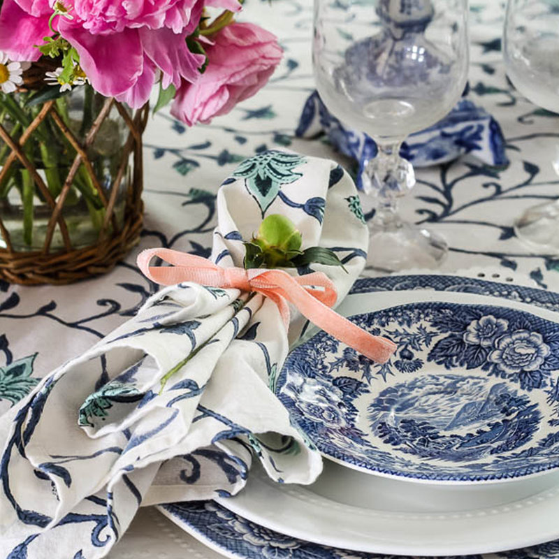 Green Ivy Rectangular Tablecloth, 72" D x 135" L