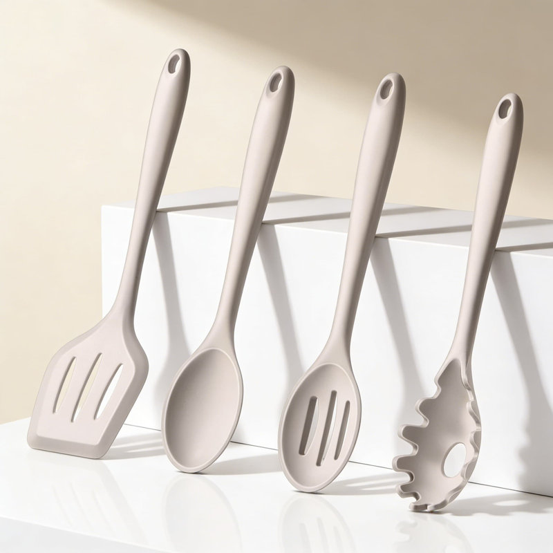 Ensemble d'ustensiles de cuisine en silicone 4 pièces pour ustensiles de cuisine antiadhésifs, outils de cuisson résistants à la chaleur avec noyau en acier inoxydable, comprend une cuillère, un turner et une machine à pâtes, va au lave-vaisselle