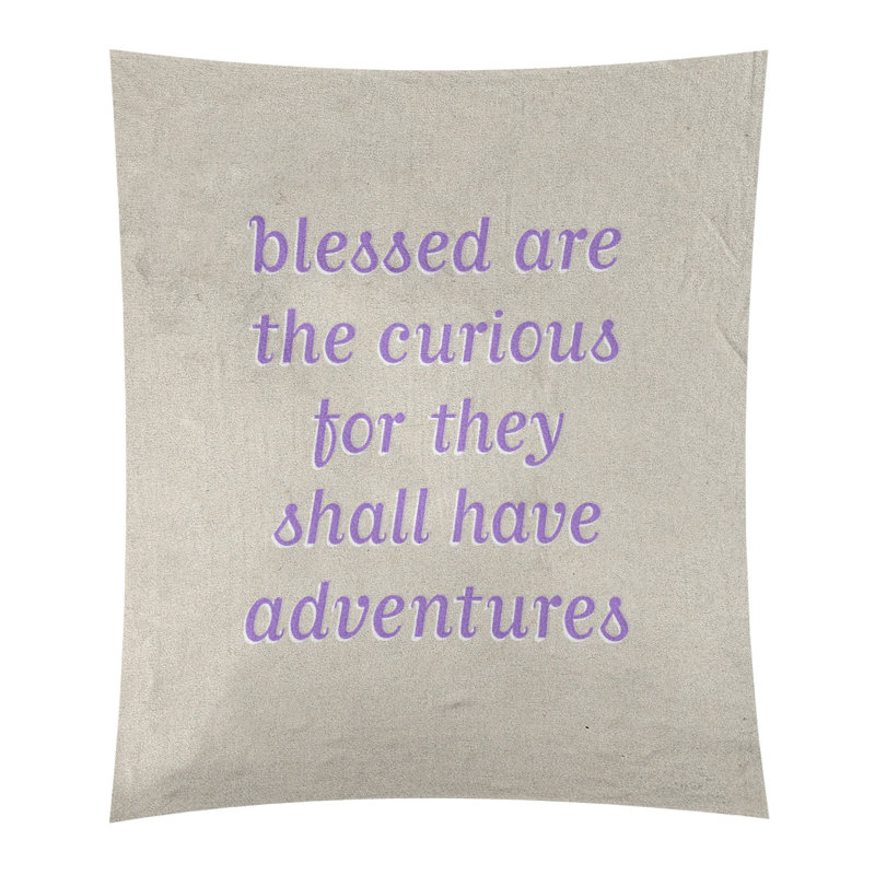 Tapisserie citation manuscrite en polyester, H 27,5 po x l 37,5 po, Blanc / mauve contrastant
