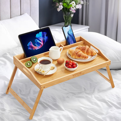 Plateau de petit-déjeuner en bambou avec pieds pliables et fentes pour médias 22 po Ebern Designs