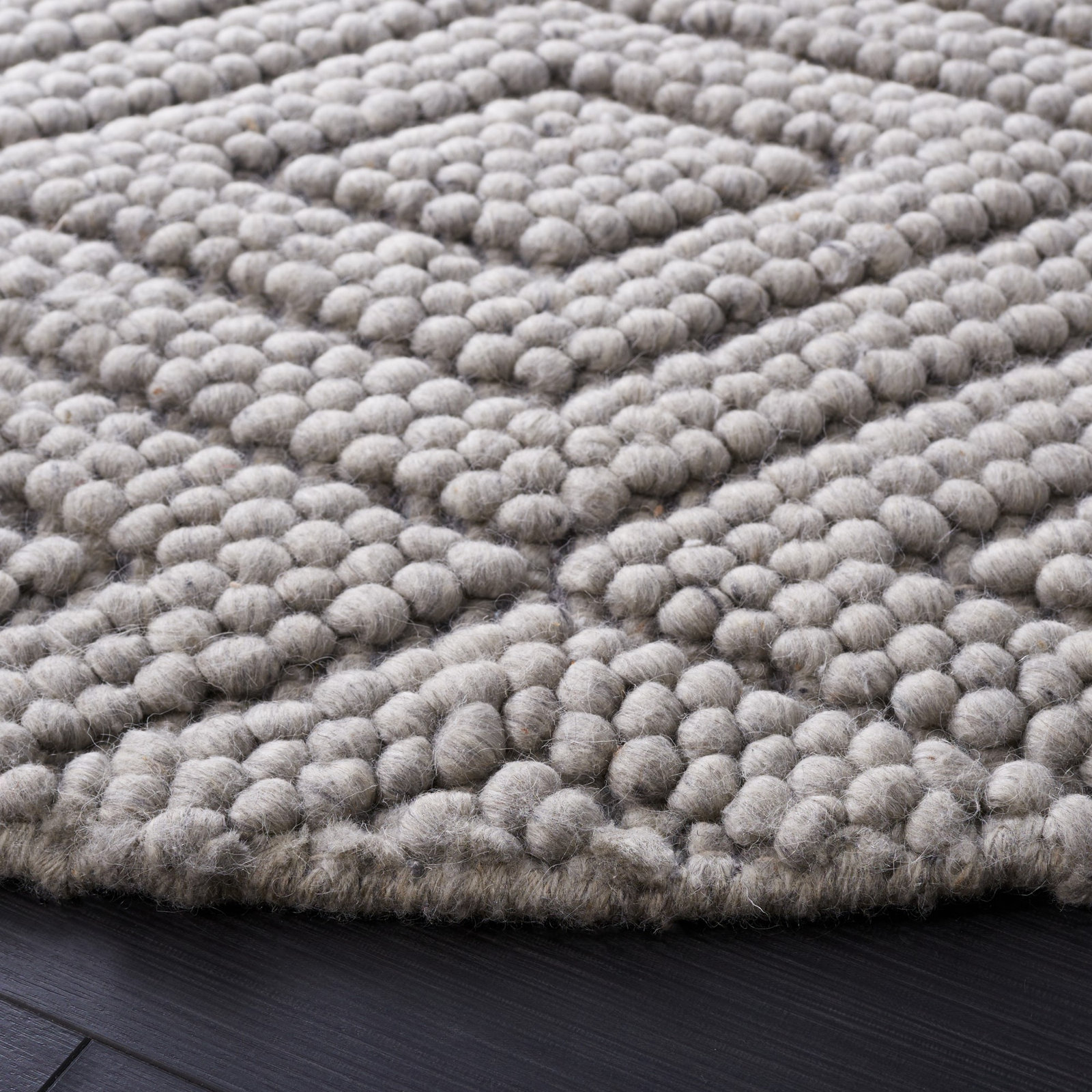 Russo Silver Hand-Woven Geometric Flatweave Rug, Rectangle 2' x 3'