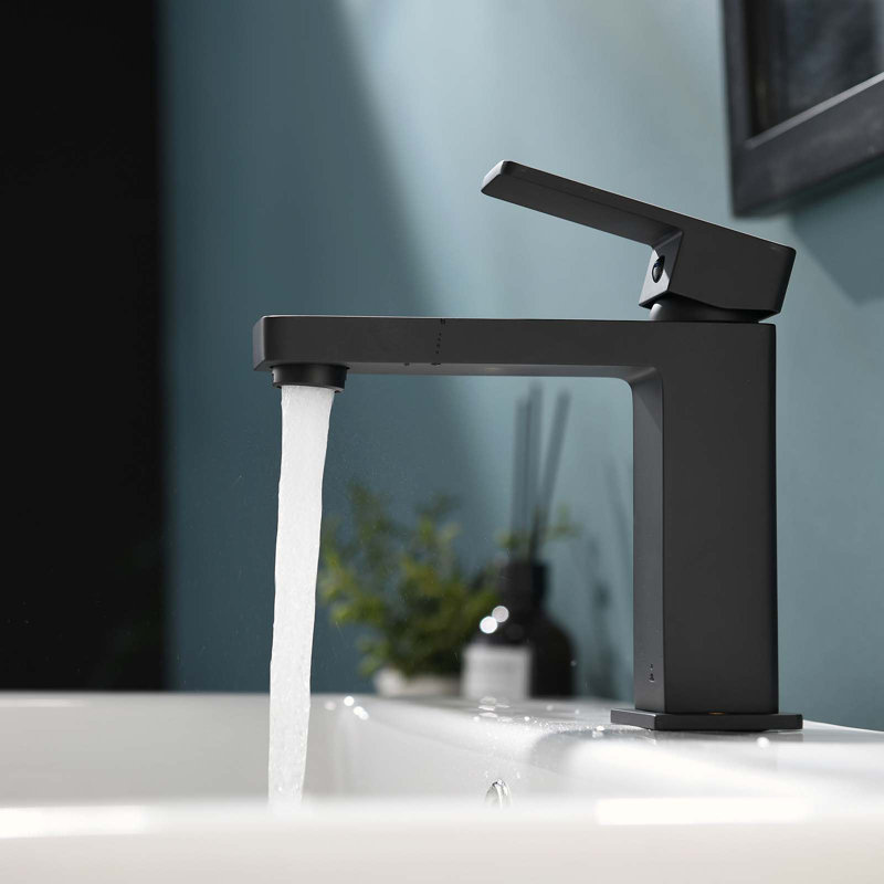 Single-Hole Single-handle Bathroom Faucet