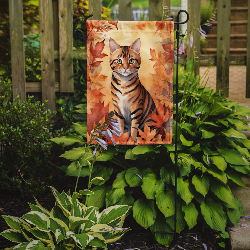 Chat en feuilles d'automne drapeau de jardin, Toyger