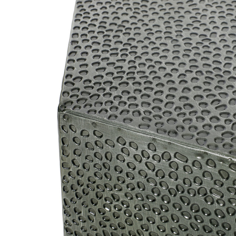 Table de bout Berghildur, Argent antique
