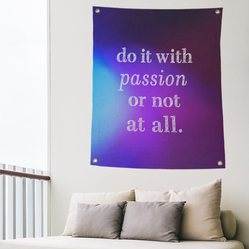 Tapisserie en polyester pour citation de passion, H 36 po x l 26 po, Bleu / Mauve