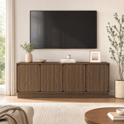 Meuble télé noyer 63 po avec 4 portes de rangement, meuble télé avec panneau de particules en bois et trous pour câbles, meuble télé moderne