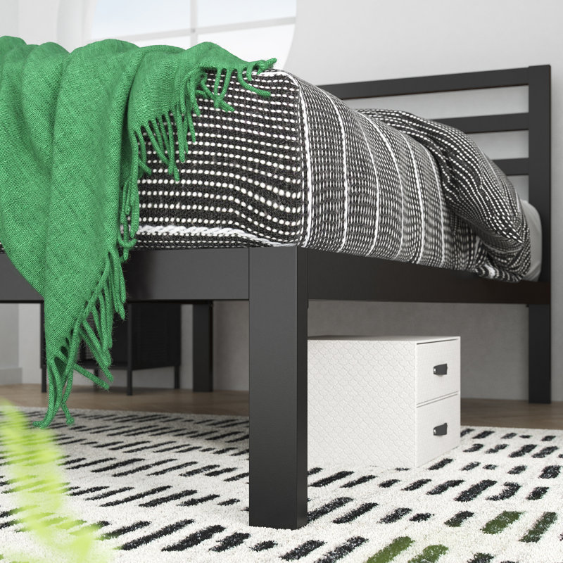 Lit plateforme en métal de style moderne et contemporain de 14 po Santrell, Simple