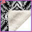 Couvertures à motif géométrique noir et blanc-128732964