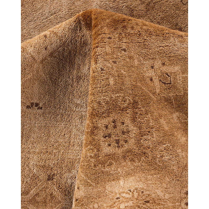 Tapis brun nouvel âge 8 pi 1 po x 10 pi Darreio