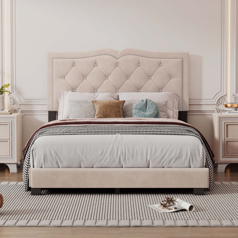 Lit plateforme tapissier avec tête de lit en velours capitonnée et rivets décoratifs, base de lit moderne et élégante, Rose