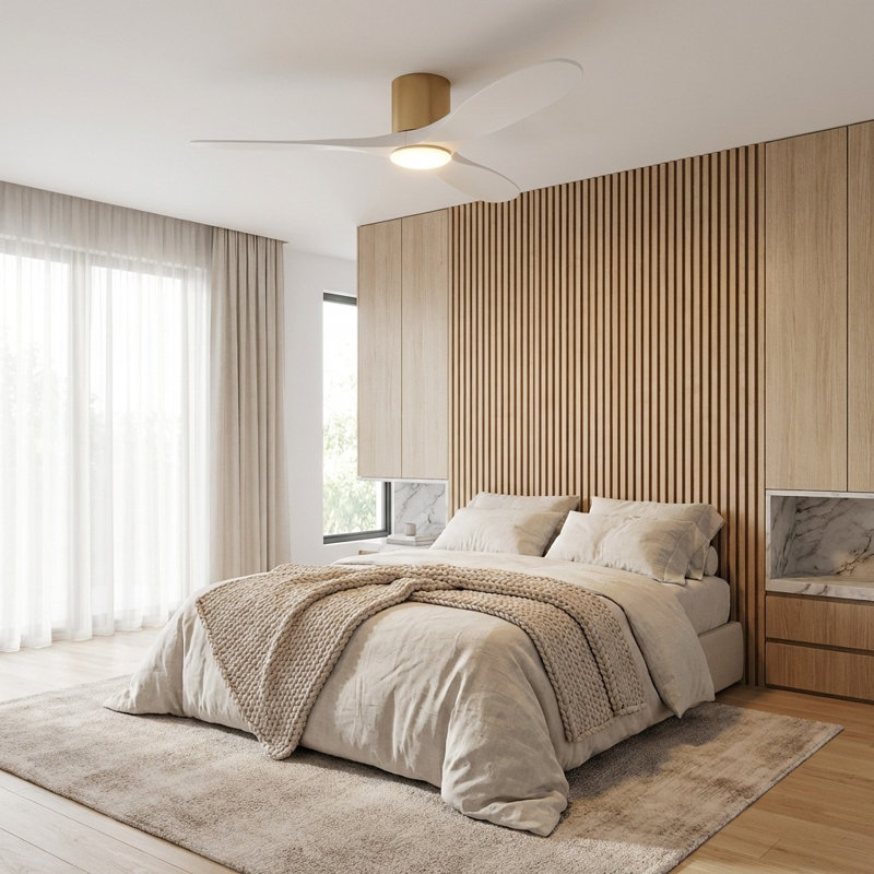 Ventilateur de plafond intelligent Smart Hugger, 52 po de largeur, Bronze brillant, Blanc mat