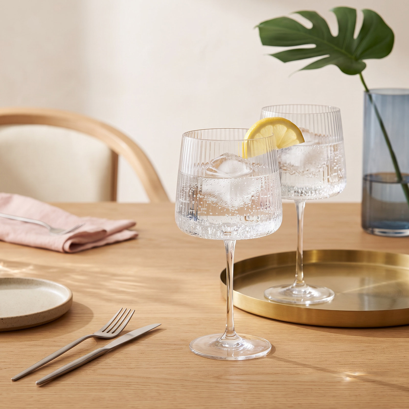 Zoya Ribbed Gin Balloon Glass, Clear