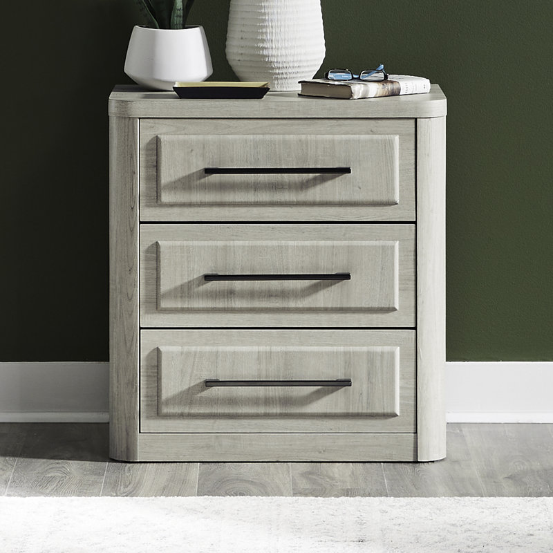 Ensemble de chambre à coucher avec grand lit à panneaux, commode et miroir Izzabell Chasteen, Grand lit