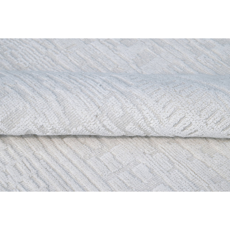 Geometric Area Rug in White, Rectangle 6' x 9'