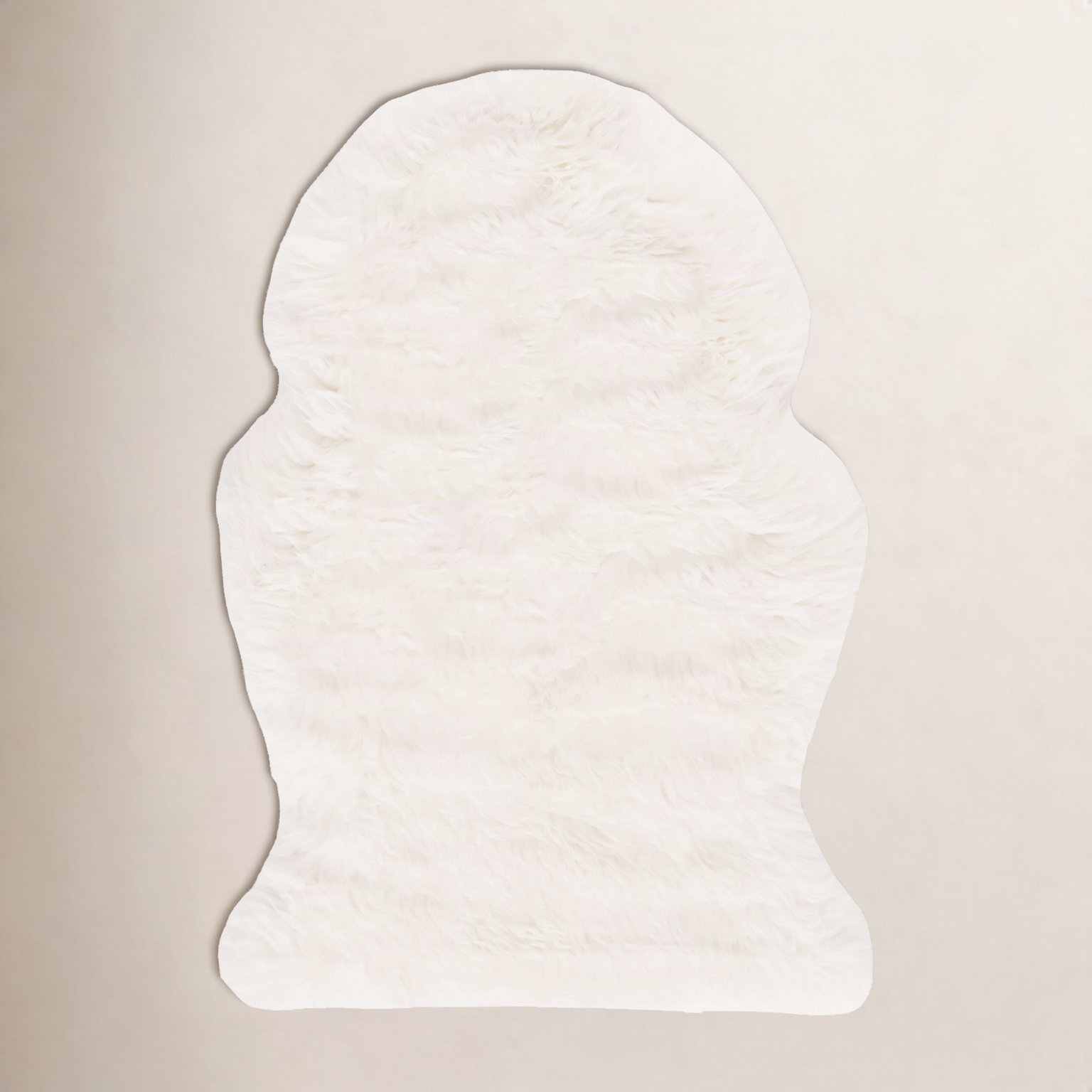 Mera White Handmade Sheepskin Rug, Rectangle 2' x 4'