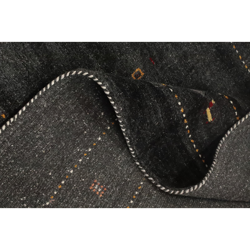 Tapis carré foncé de style Gabbeh 8 x 8