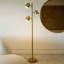 Lampe sur pied moderne à DEL réglable 3 lumières Jacob avec finition laiton doré et abat-jour coniques en métal de 64 po Jacob, ampoules incluses-64497588