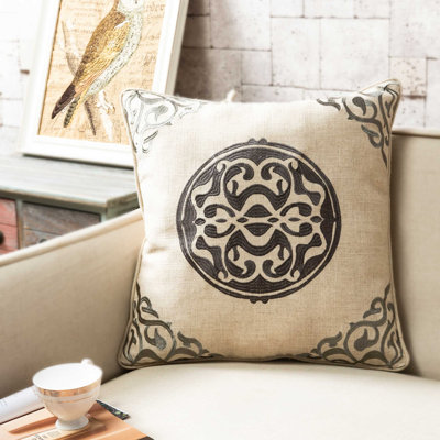 Housse et insert de coussin carré en médaillon brodé Saito