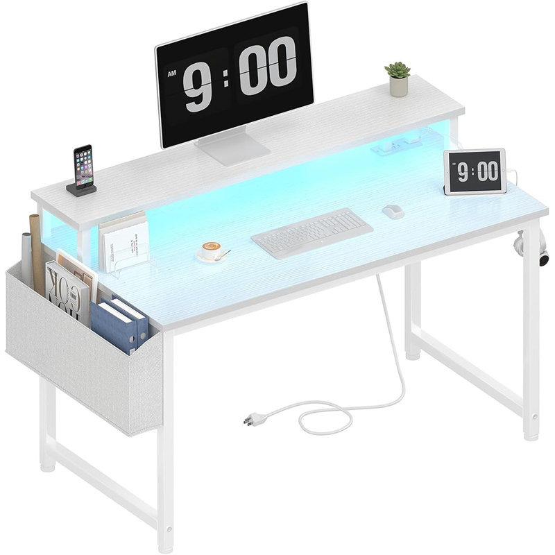 Bureau d'ordinateur blanc avec lumières DEL et prises de courant