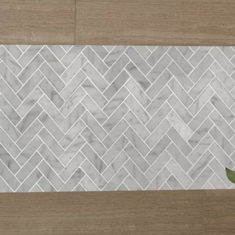 Carreaux de marbre mosaïque blanc à chevrons 12 po x 12 po Carrara
