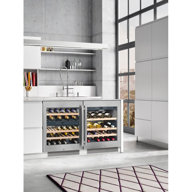 Armoire à vin à température intégrée intégrée