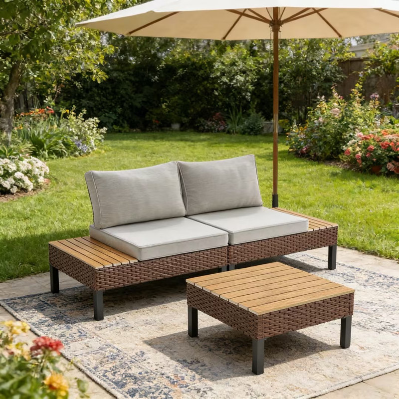 Canapé deux places de jardin avec tables d'appoint, table basse carrée et coussins, ensemble de conversation extérieur, Beige