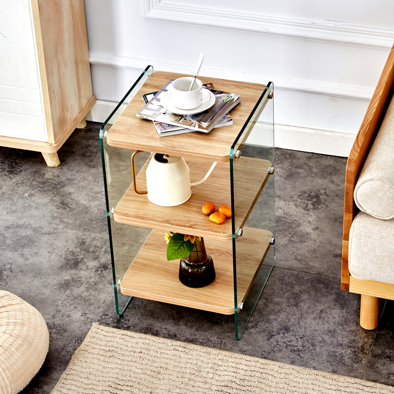 Trois niveaux de tables de chevet., Brun