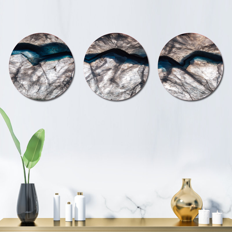 Abstract Wall Decor on Metal