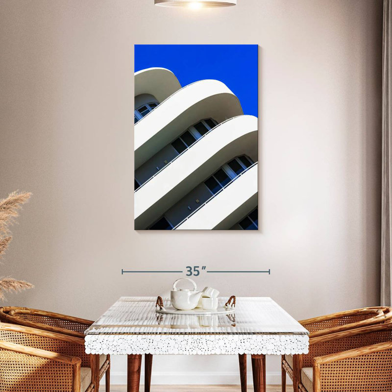 Miami Lilie, 30" H x 20" W
