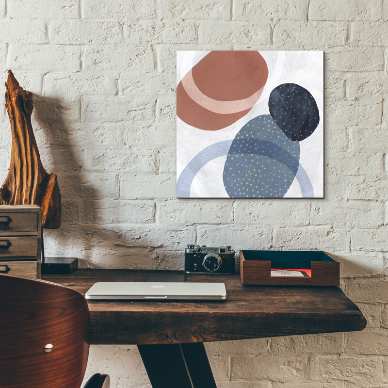 «In Orbit 2» par Emma Scarvey, art mural en verre acrylique