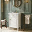 Meuble-lavabo autoportant compact de 20 po avec lavabo en céramique, armoire en bois d'hévéa massif avec tiroir inclinable, organisateur de porte intégré à 2 niveaux et tablette réglable (4 finitions disponibles)-129347243
