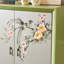 Armoire peinte à la main avec détails sculptés