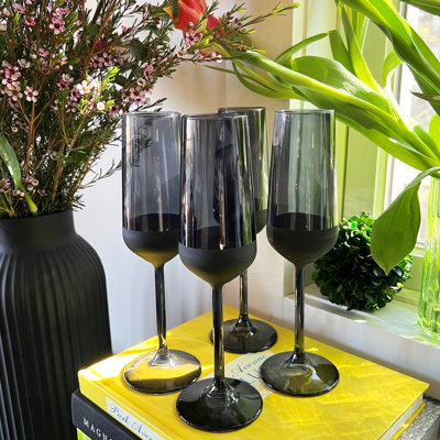 4 Piece Matte Bottom Champagne Flutes