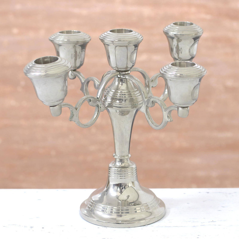 Candélabre en métal intemporel classique
