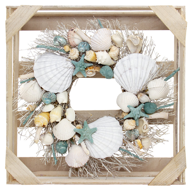 Preserved Shell Shell / Capiz 20'' Wreath