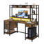  Bureau d'ordinateur avec prises de courant, lumières DEL et huche-585104454