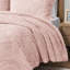 Édredon simple Blush - fausse fourrure médaillon brodé