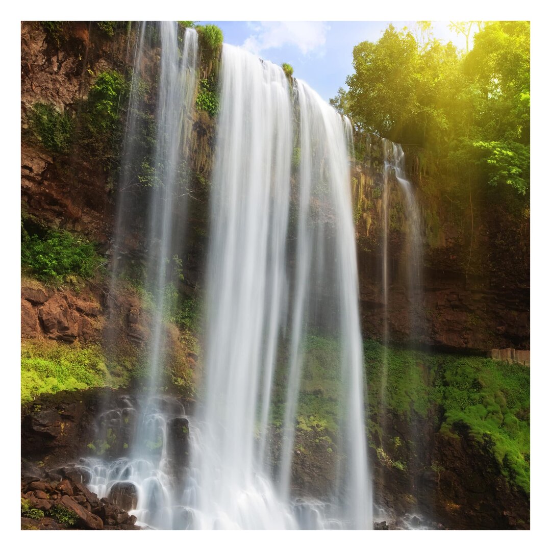 Strukturierte Fototapete Waterfalls 2,88 m x 288 cm