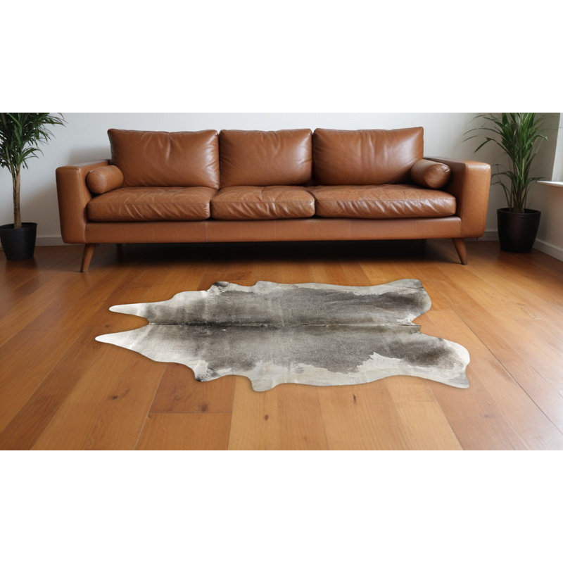 Tapis en cuir de vache noué à la main gris et blanc 5 pi x 7 pi