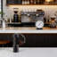 Moulin à café manuel avec meule conique, poignée pliable, gobelet magnétique et réglage numérique pour espresso et café turc