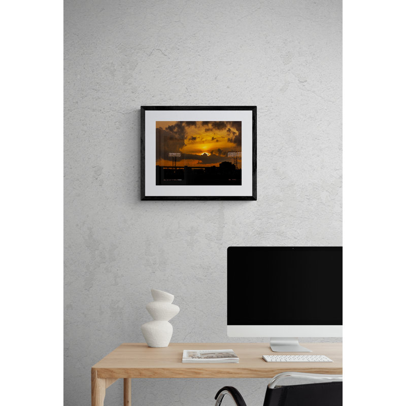 «Fenway Sunset» par Alan Scherer - photographie, Papier avec cadre noir, 16" H x 20" W