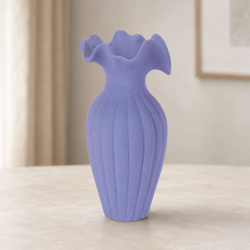 Vase festonné en grès nervuré 9 "H, 9.15"