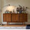 Buffet en bois massif de style Mid-Century