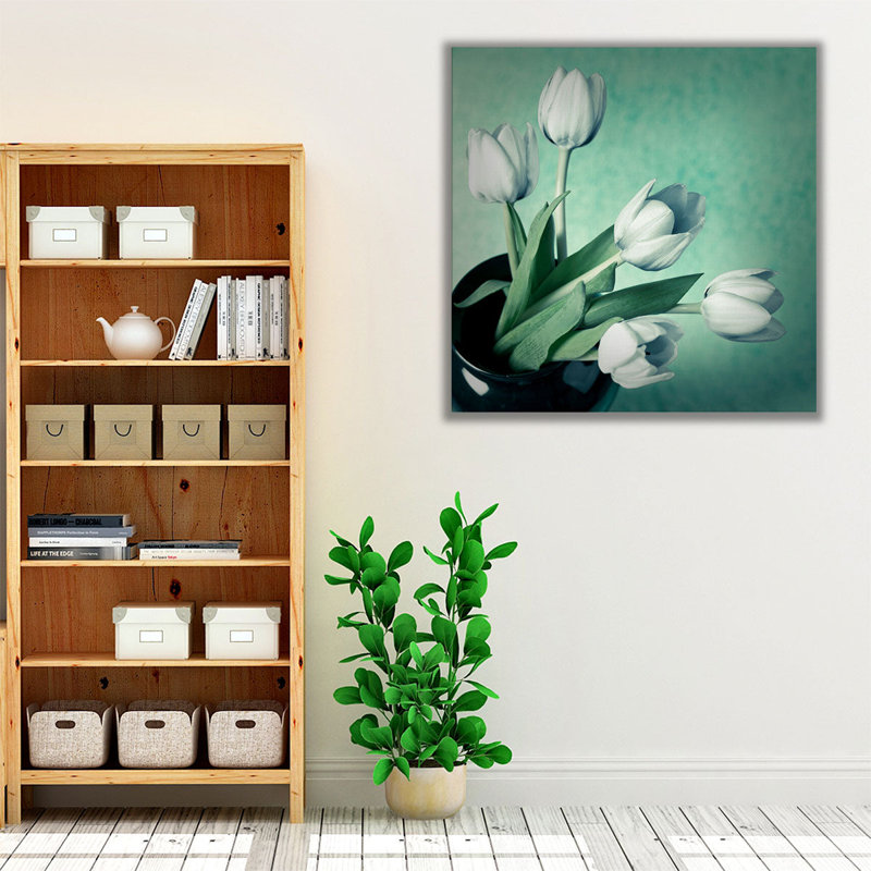 Tulipes dans un vase - reproduction d'art sur toile, H 30 po x l 30 po