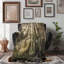 «Obsidian Grove Collage» - couverture en sherpa de qualité supérieure - impression d'art luxueux-96938963