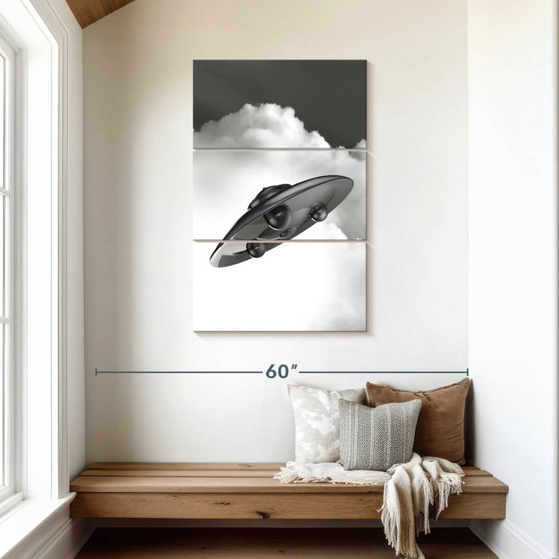 Soucoupe volante Kelan dans les nuages