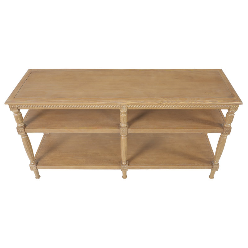 Console Loric de 59 po à 3 niveaux avec tablettes de rangement ouvertes et pieds cannelés Loric, Naturel