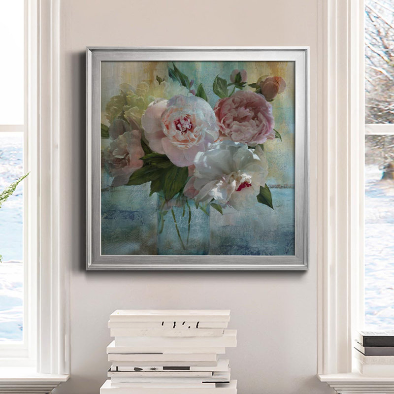 Peony Bouquet I - Peinture sur toile encadrée, H 34,5 po x l 34,5 po x P 1,5 po, Cadre argenté